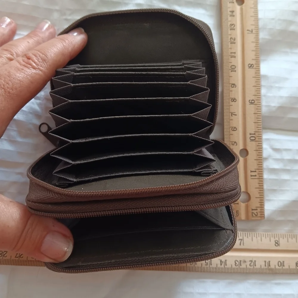 Buxton Wallet - Picture 4 of 5